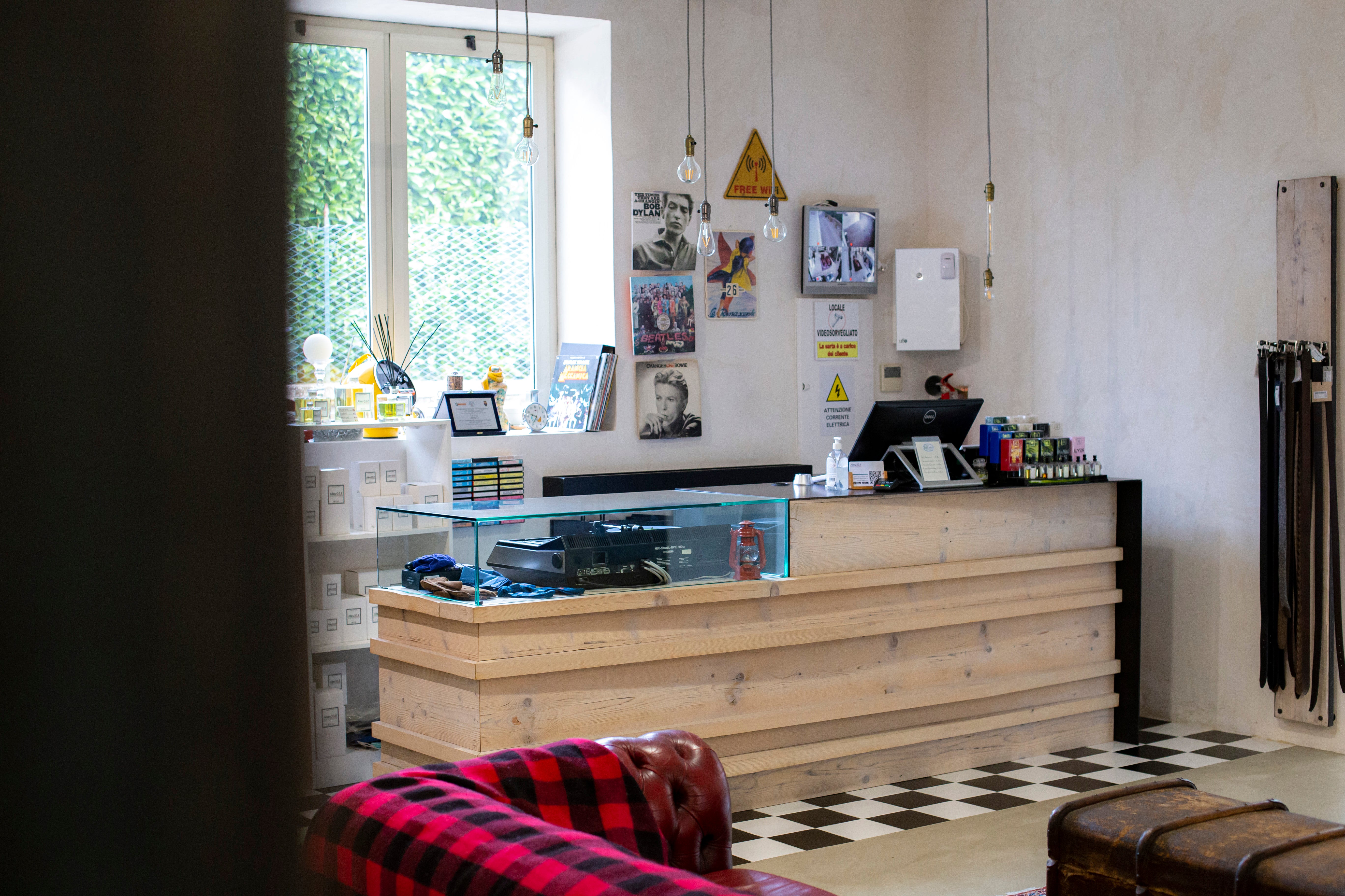 Stockhouse e outlet: le differenze